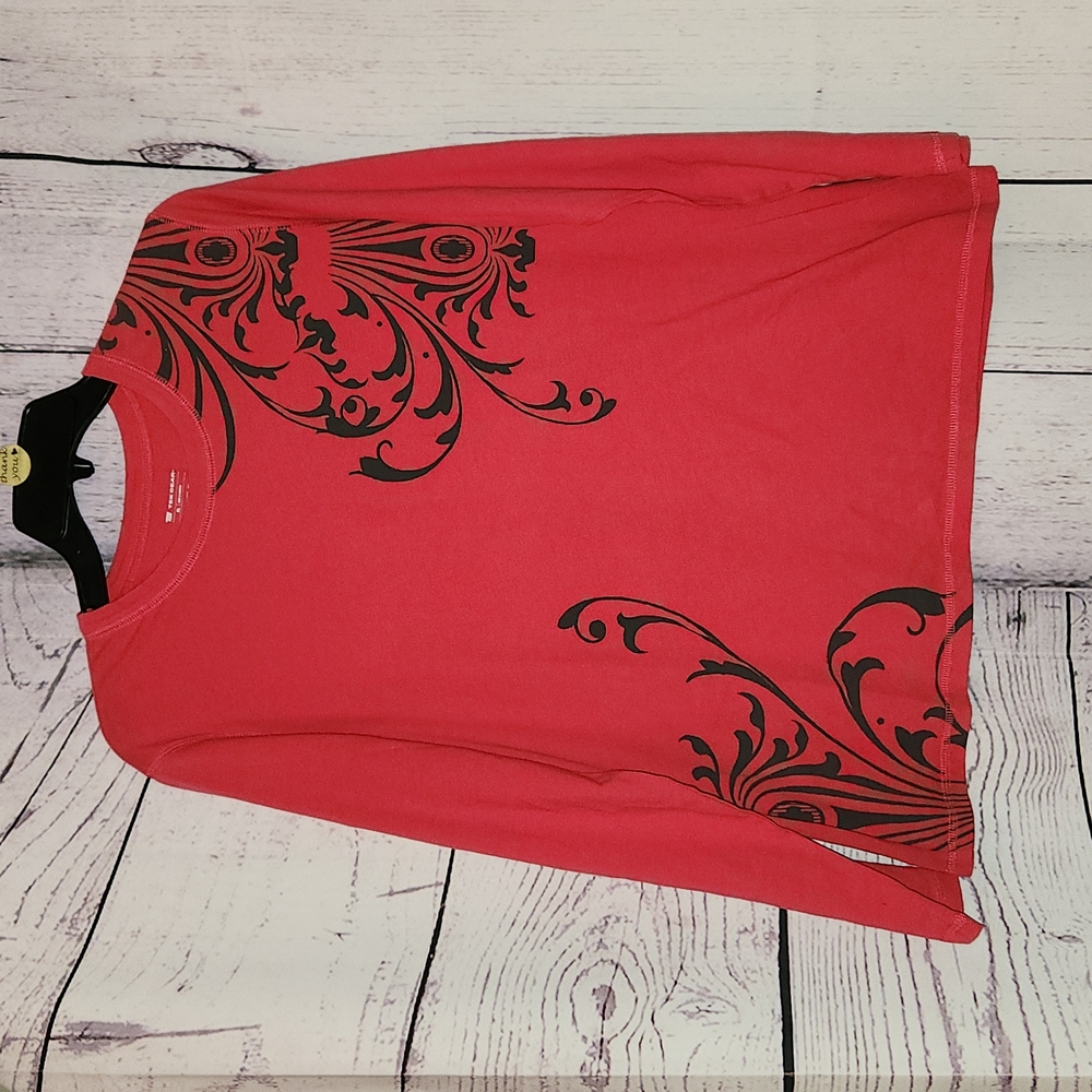 Tek Gear long sleeve tee size XL in great pre-owned condition